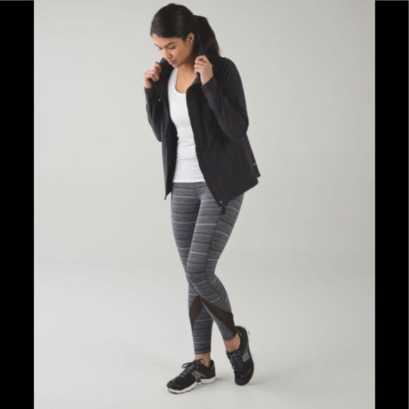 Lululemon Inspire Tight II (Mesh)
Cyber Black Deep Coal / Black Sz 6 - Picture 2 of 13